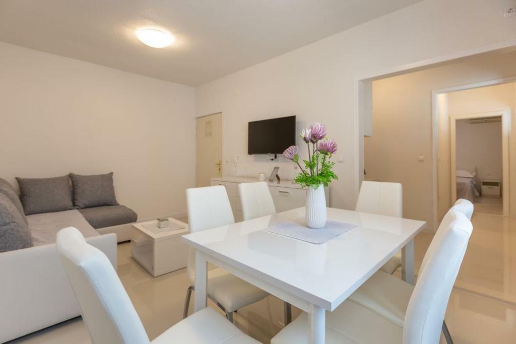 Tatijana Holiday Apartments Makarska Bagian luar foto