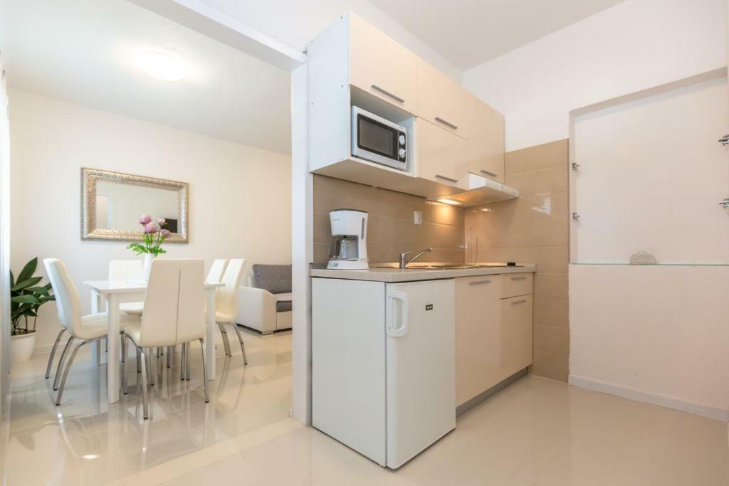 Tatijana Holiday Apartments Makarska Bagian luar foto