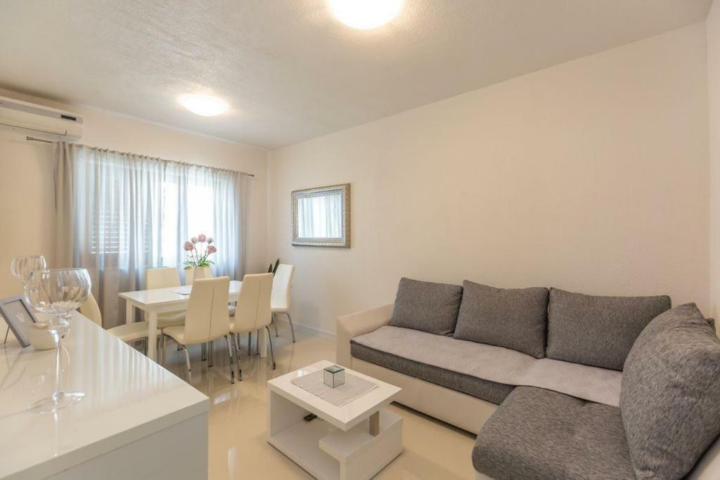Tatijana Holiday Apartments Makarska Bagian luar foto